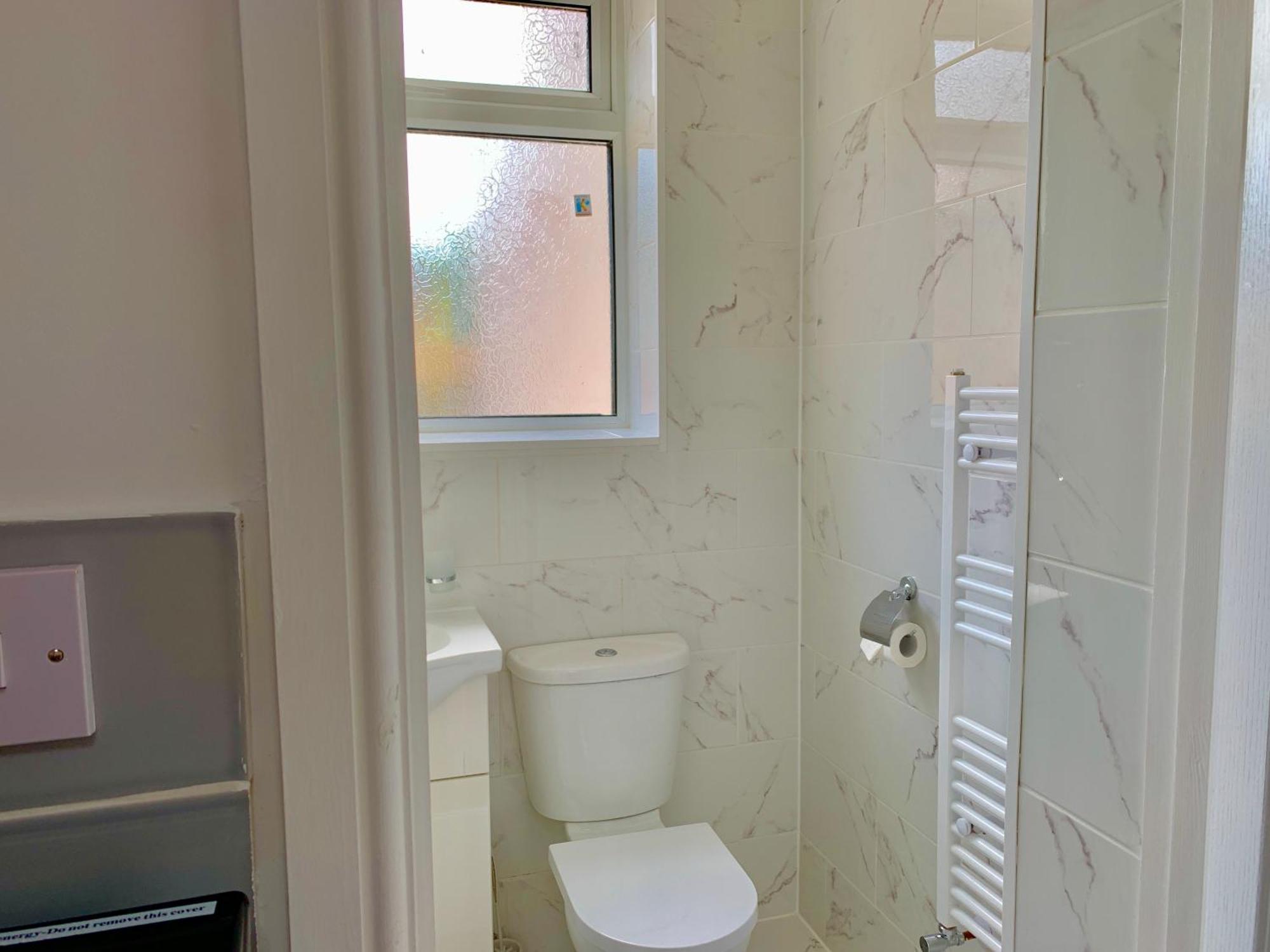 London Studio Apartments, Private Bathroom, Kitchenette, Parking, Np2 Exteriér fotografie
