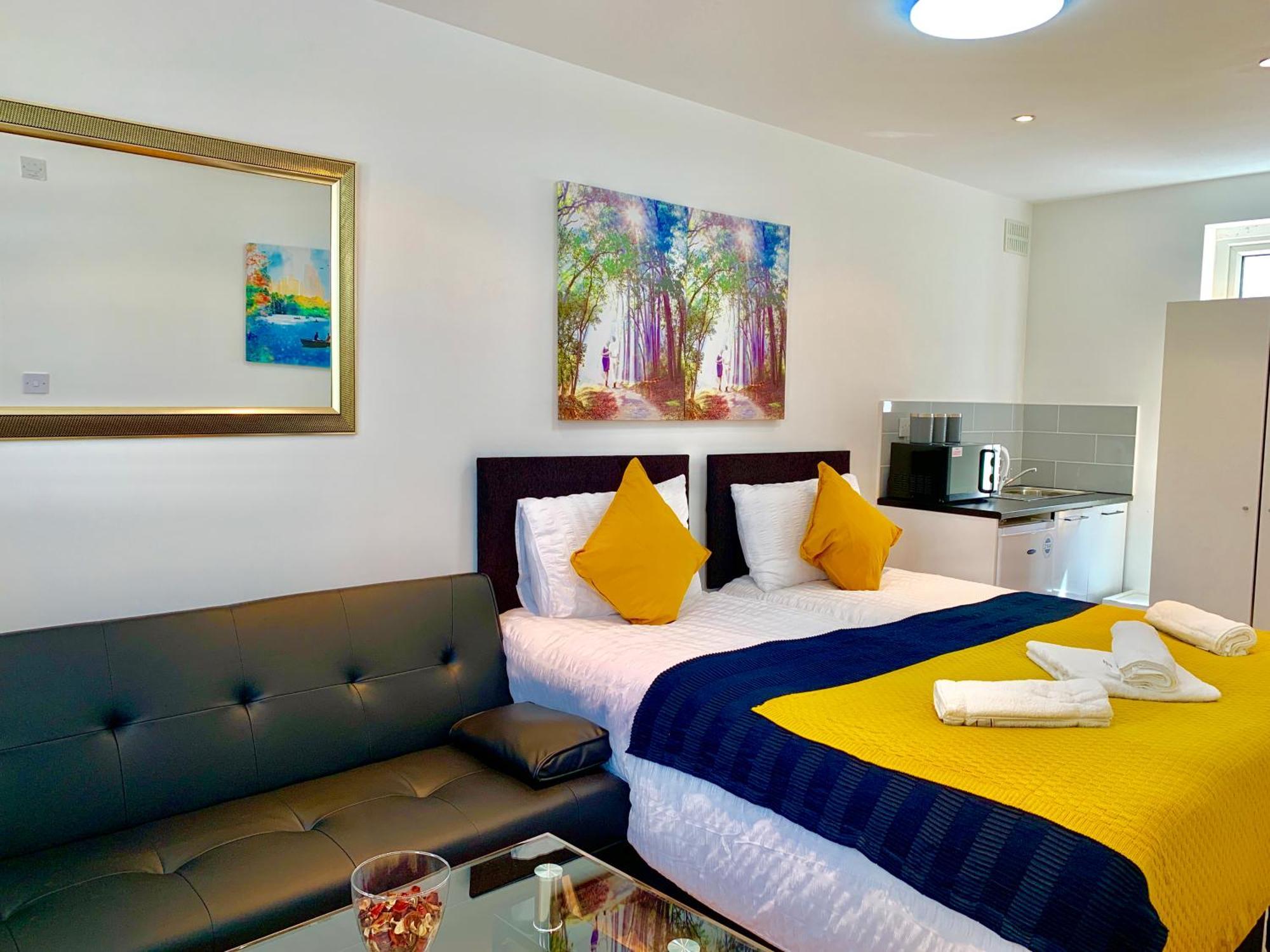 London Studio Apartments, Private Bathroom, Kitchenette, Parking, Np2 Exteriér fotografie